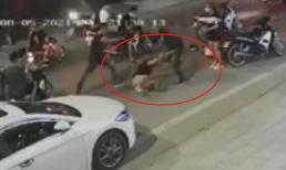 Nhóm côn đồ chặn đầu, đánh người đi đường bất tỉnh rồi bỏ chạy