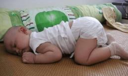 Tư thế ngủ của trẻ là 'ẩn', hãy phân tích ưu và nhược điểm của ba tư thế ngủ trên, và xem con bạn phù hợp với loại nào?