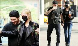 Chưa cưới, cậu cả nhà Becks đã tình nguyện làm 'nô tì' xách túi trị giá gần 600 triệu đồng cho ái nữ nhà tỷ phú 