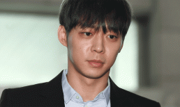 Park Yoochun bị công ty quản lý khởi kiện dù vừa đoạt Nam diễn viên chính xuất sắc sau bê bối tình dục