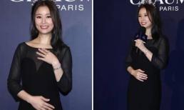 Cố tình mặc đồ đen, Lâm Tâm Như còn liên tục lấy tay che bụng khiến dân tình nghi ngờ chuyện bầu bí lần 2