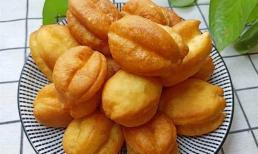 Những chiếc bánh chiên phồng, giòn thơm bên ngoài, mềm bên trong mà không cần thêm phụ gia, ăn ngon hơn bánh làm ở quán 