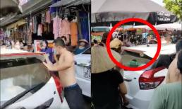 Mẹ đi chợ, để con trong ô tô rồi đóng kín cửa giữa trời nắng nóng, người dân hoảng hốt tìm cách giải cứu