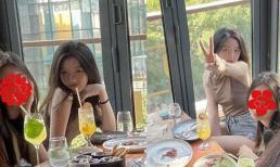 Lộ ảnh con gái hở hàm ếch của Vương Phi tụ tập với bạn bè, ở tuổi 15 từ ăn mặc đến tạo dáng ngày càng đậm chất hot girl