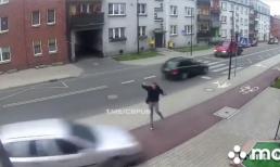 Phản xạ nhanh như chớp, nam thanh niên thoát khỏi 'tử thần' trong gang tấc