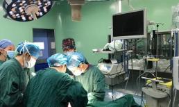 Trước khi vào phòng sinh, người mẹ này đã bí mật nhét một mẩu giấy nhỏ cho bác sĩ, và bác sĩ đã khóc sau khi đọc nó