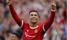 Được hàng trăm triệu CĐV trên thế giới ca tụng, Ronaldo vẫn 'nhăn mặt' vì sự phá bĩnh ở Old Trafford