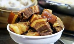 Đừng thêm dầu và nước khi làm món thịt kho tàu, hãy cho '1 thứ này' thay thế, món thịt heo kho sẽ mềm và ngon hơn