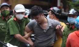 Nam thanh niên lái ô tô tông hàng loạt phương tiện rồi điên cuồng bỏ chạy, gây náo loạn cả tuyến phố ở Hà Nội