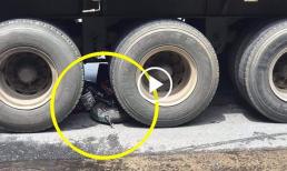 Lùi thiếu quan sát, xe đầu kéo 'nuốt chửng' người phụ nữ đi xe máy điện