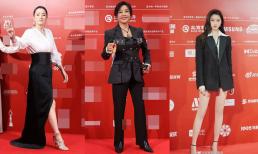 Thảm đỏ hot nhất Cbiz hôm nay: Lưu Hiểu Khánh bị 'đàn ông hóa', Củng Lợi khoe chân dài nhưng cô gái này mới là tâm điểm chú ý