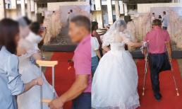 Người bố cụt một chân ở Tứ Xuyên đưa con gái đi lấy chồng, phù dâu muốn bỏ cái nạng đi, nhưng con gái đã có hành động ấm lòng