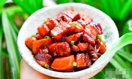 Thịt ba chỉ kho khoai môn mềm dẻo như sáp, thịt ăn không ngấy mà còn tăng độ ngon 'gấp bội'