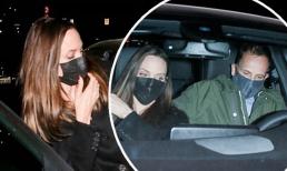 Vừa hẹn hò với trai trẻ kém 15 tuổi chưa lâu, Angelina Jolie lại lộ ảnh đi ăn tối với chồng cũ 