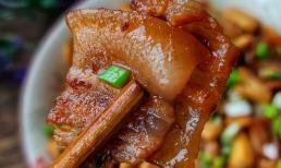 Khi trời lạnh, món đậu phụ hầm với thịt như thế này mùi thơm ngào ngạt, càng hầm càng ngon