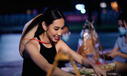 Thùy Tiên vừa trộn bánh tráng vừa giới thiệu ẩm thực đường phố Việt Nam bằng tiếng Anh trong clip dự thi Miss Grand 2021