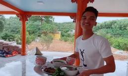 Mạc Văn Khoa khoe mâm cơm dân dã, dân tình chỉ đổ dồn vào cơ ngơi hoành tráng ở quê nhà