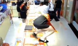 Tài xế xe ôm công nghệ phản xạ nhanh như chớp, cứu người đàn ông định nhảy cầu