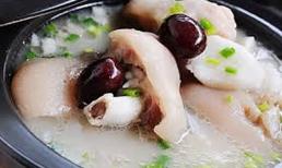 Có cần đậy nắp nồi khi hầm chân giò không? Nhiều người mắc phải sai lầm, chả trách móng giò không thơm, không mềm, không dính 