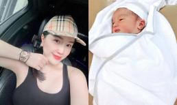 Bảo Thy khoe vẻ tươi tắn và làn da căng mịn sau gần một tháng hạ sinh quý tử đầu lòng
