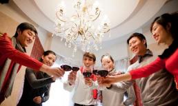 Bạn học hội ngộ trong ngày họp lớp, tại sao ngày càng có nhiều người miễn cưỡng tham gia? 2 người trải qua nói rõ lý do