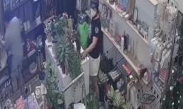 Vào mua cây cảnh, người phụ nữ 'tiện tay' cuỗm luôn điện thoại gần 30 triệu