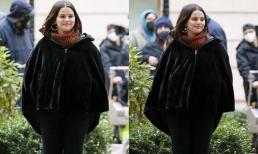 Selena Gomez chẳng khác gì bà bầu gần tới kỳ sinh nở với kiểu lên đồ già chát 