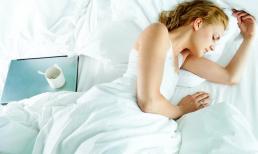Tại sao bạn nên ngủ nghiêng về bên trái