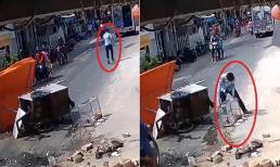 Quên chốt cửa thùng xe, tài xế ô tô tải nhận bài học đắt giá