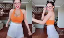 Ngân 98 lại gây phản cảm khi diện áo phô phang vòng một cùng quần bó chẽn nhún nhảy cực lố lăng 