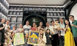 Minh Nhựa tổ chức sinh nhật cho mẹ, vợ hai và con gái của vợ đầu đứng chung khung hình