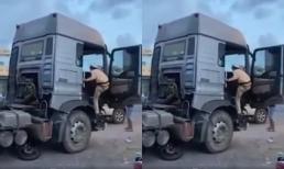 CSGT khống chế tài xế xe đầu kéo tông cả chục xe máy trên quốc lộ khiến học sinh lớp 10 tử vong