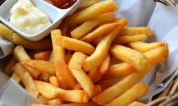 Khoai tây chiên không chiên trực tiếp, dạy bạn làm thêm 1 bước nữa trước khi thả vào chảo dầu, miếng nào cũng giòn và thơm, không cần mua ngoài nữa