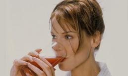 Nước ép cà rốt trị tàn nhang có hiệu quả không? Uống nước cà rốt để lâu có được không?