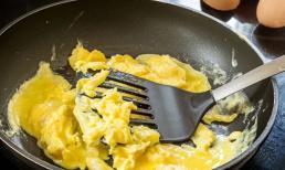 Thì ra đây là lý do trứng chiên tại nhà hàng ngon hơn làm ở nhà và loạt mẹo từ đầu bếp chuyên nghiệp bạn nên biết