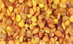 Nho khô và thứ này là 'kẻ thù' tự nhiên, không thể ăn cùng nhau, giờ biết cũng chưa muộn!