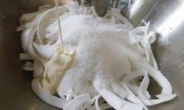 Làm mứt dừa non ăn Tết, trước khi sên ngoài ngâm đường cho thêm một ít thứ này để mứt được ngon, không bị chảy nước 
