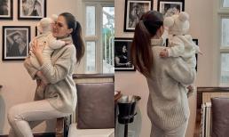 Phanh Lee khoe ảnh con gái cực yêu, 'cục bông' 6 tháng tuổi dù giấu mặt vẫn chiếm trọn spotlight