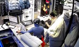 Nữ đạo chích giở trò hai ngón, trộm điện thoại ngay trước mặt nạn nhân