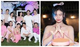 Trương Quỳnh Anh khoe vẻ đẹp 'hack tuổi' trong tiệc sinh nhật ngập sắc hồng bên hội bạn thân