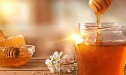 Mật ong cho bữa sáng hay buổi tối? Uống mật ong khi bụng đói có tốt cho sức khỏe không? 