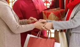 Tết đến, chú ý khi tặng quà! “Không cho đi” bốn điều này là điều tối kỵ, đồng nghĩa với việc sẽ hao tổn của cải