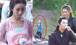 Những khoảnh khắc dở khóc dở cười trong phim Hoa ngữ vì vướng 'sạn khổng lồ'' 