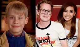 Diễn viên 'Ở nhà một mình' Macaulay Culkin đính hôn với bạn gái ở tuổi 42 sau khi lên chức bố 