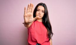 Màu đỏ không hẳn mang lại niềm vui, thậm chí lại là điều tối kỵ khi sử dụng vào 4 dịp lễ