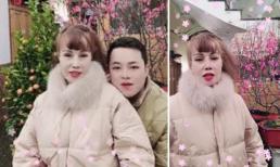 'Cô dâu 62 tuổi' - Thu Sao và chồng trẻ Hoa Cương chúc mừng năm mới, dân mạng soi điểm khác lạ 