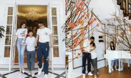 Vũ Khắc Tiệp khoe ảnh đón Tết ở dinh thự bạc tỷ cùng Ngọc Trinh, còn không ngần ngại gọi luôn là 'gia đình' 