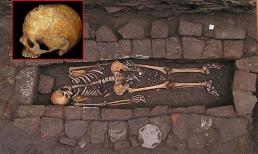 Phát hiện hài cốt của thai phụ vẫn 'sinh con' trong quan tài, nhìn vết khoan trên hộp sọ tiết lộ điều không ngờ