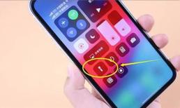 Nếu điện thoại di động của bạn có đèn pin, hãy để ý xem, nó cũng có 2 chức năng ẩn tuyệt vời, một chức năng thực dụng hơn chức năng kia, và bạn có thể hưởng lợi từ nó nếu biết sớm hơn.