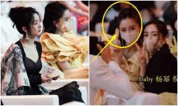 Triệu Lệ Dĩnh trong mắt dàn mỹ nhân Hoa ngữ: Bị ghẻ lạnh, luôn ngồi lủi thủi một mình